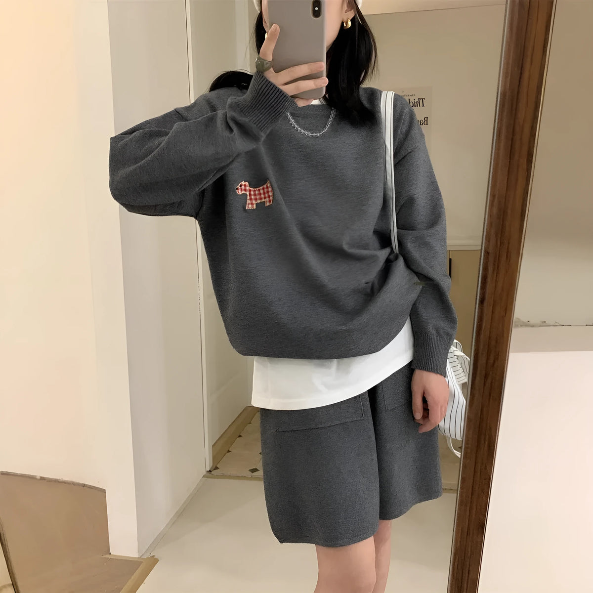 Casual sports knitted sweater shorts suit in imitation cashmere with embroidery detail