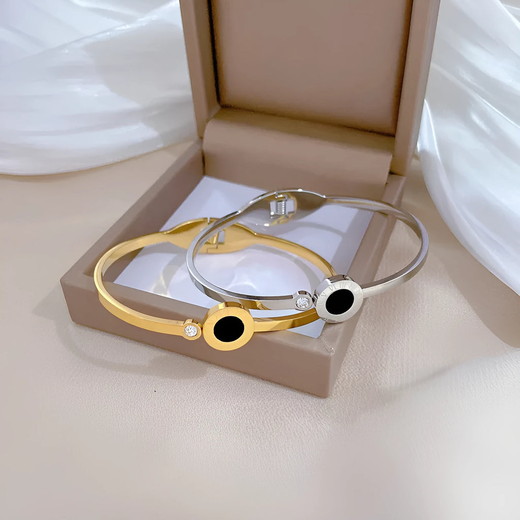 Roman titanium steel bracelet with electroplated gold or silver finish, retro fashion design, single bracelet.