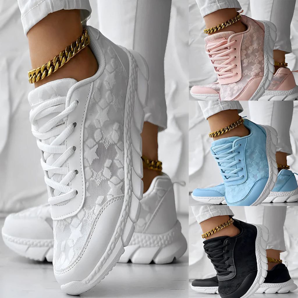 Women's canvas running shoes in four colours with round toe and flat sole design