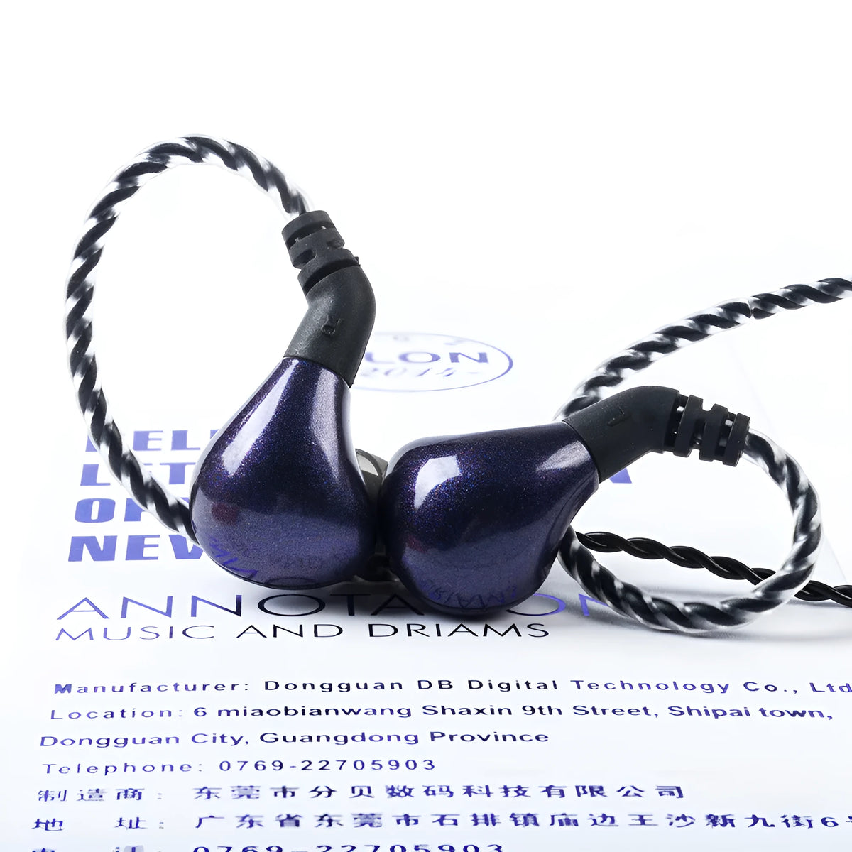 Chameleon ear-hook sports HIFI in-ear headset with 3.5mm plug, 1.2m copper wire cable, blue purple