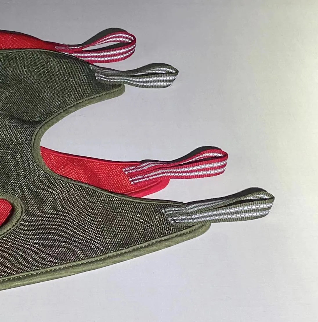 Pet grooming hammock for nail trimming cats and small dogs, breathable sandwich fabric, red green blue pink black