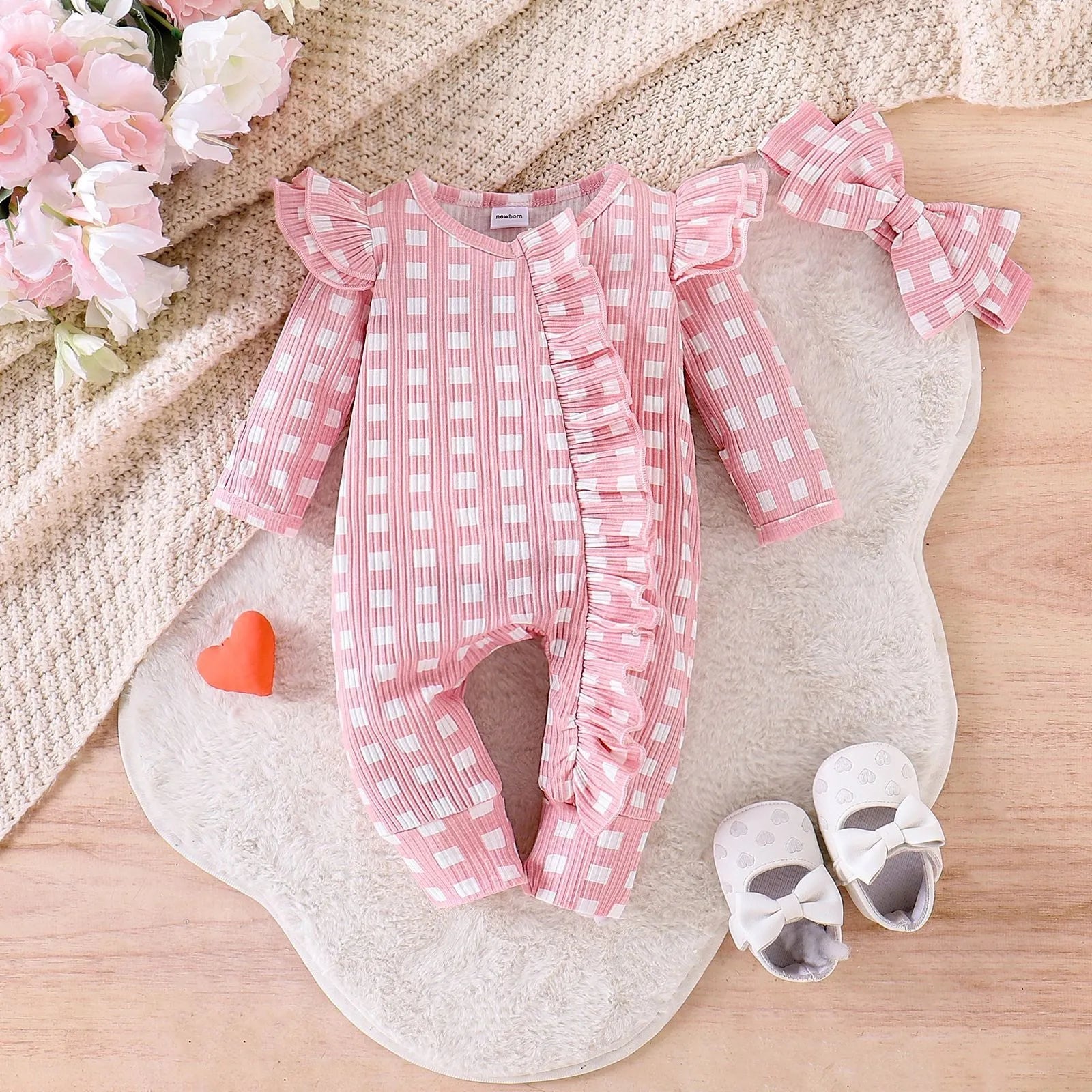 Cotton baby girl plaid long-sleeved romper in pink for spring autumn wear
