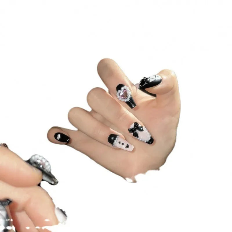 Black pink heart hand-painted detachable manicure set with bow decoration in four sizes