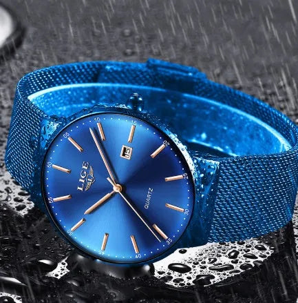 Men's stainless steel analogue wristwatch with a 40mm black dial on a matching bracelet.