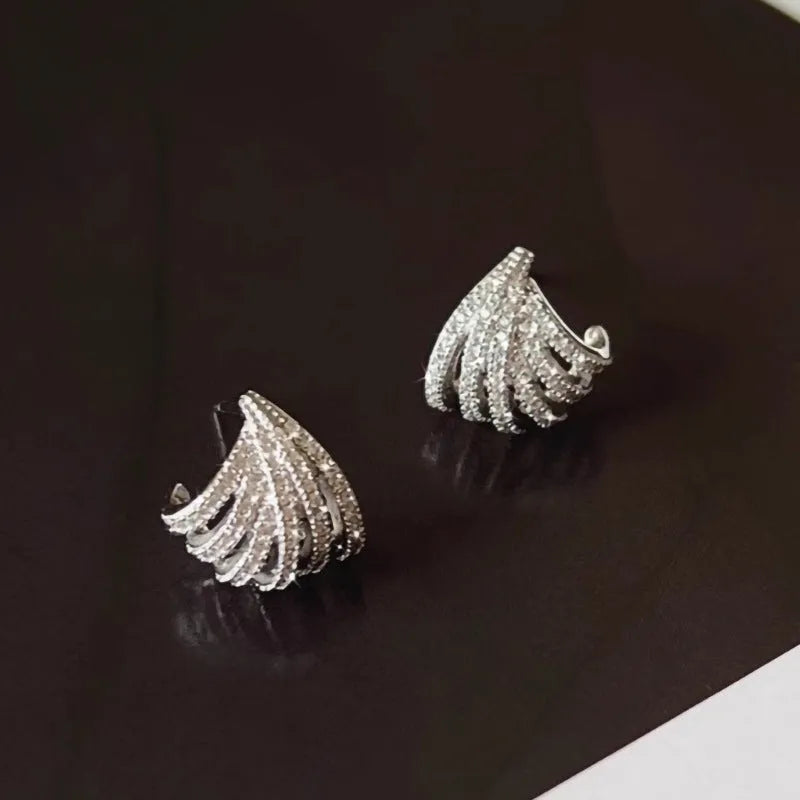 Geometric line design earrings for women in electroplated platinum colour