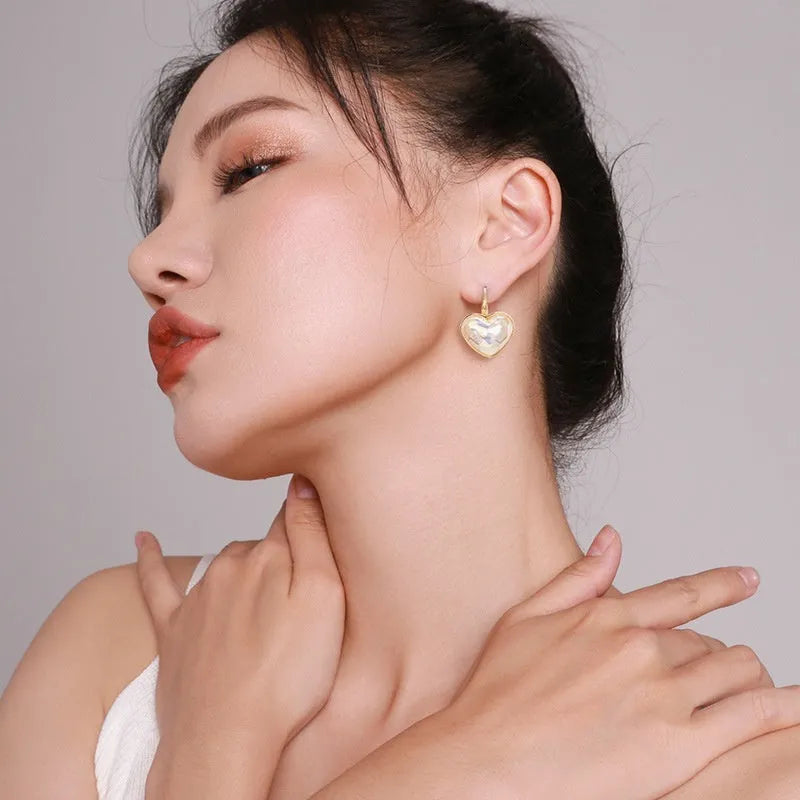 Gold-coloured alloy clip-on earrings with natural summer design for women without pierced ears