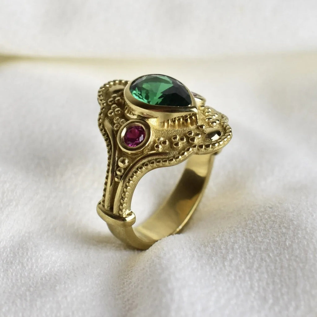 Women's gold-plated geometric ring in golden lvzuan colour with alloy construction and ins style design