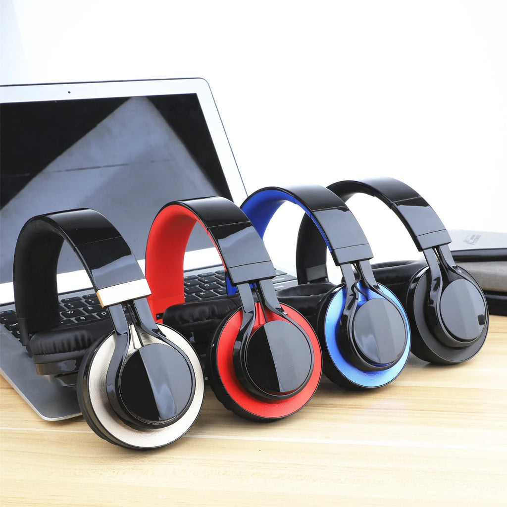 Black wired over-ear headphones with microphone, 40mm drivers, and 3.5mm plug