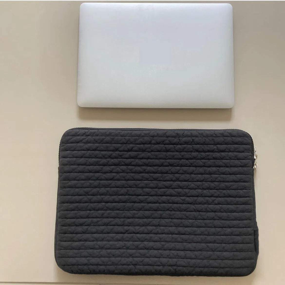 Black and white cotton cloth anti-seismic laptop bag clutch-style for tablet PCs with coin pocket
