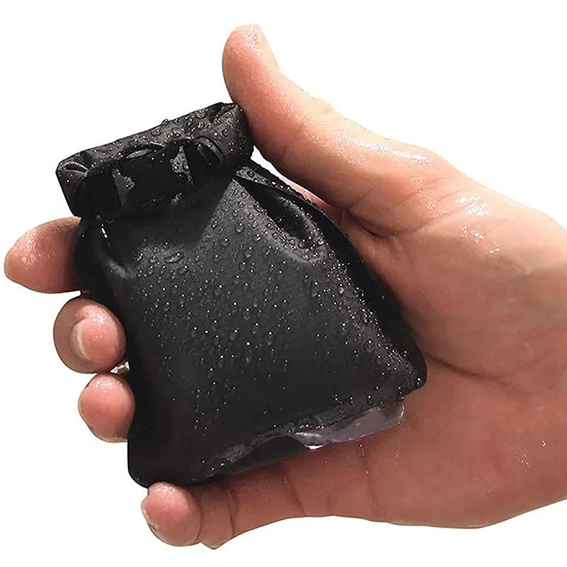Waterproof mesh soap bag measuring 17 by 13 cm for leak-proof soap storage
