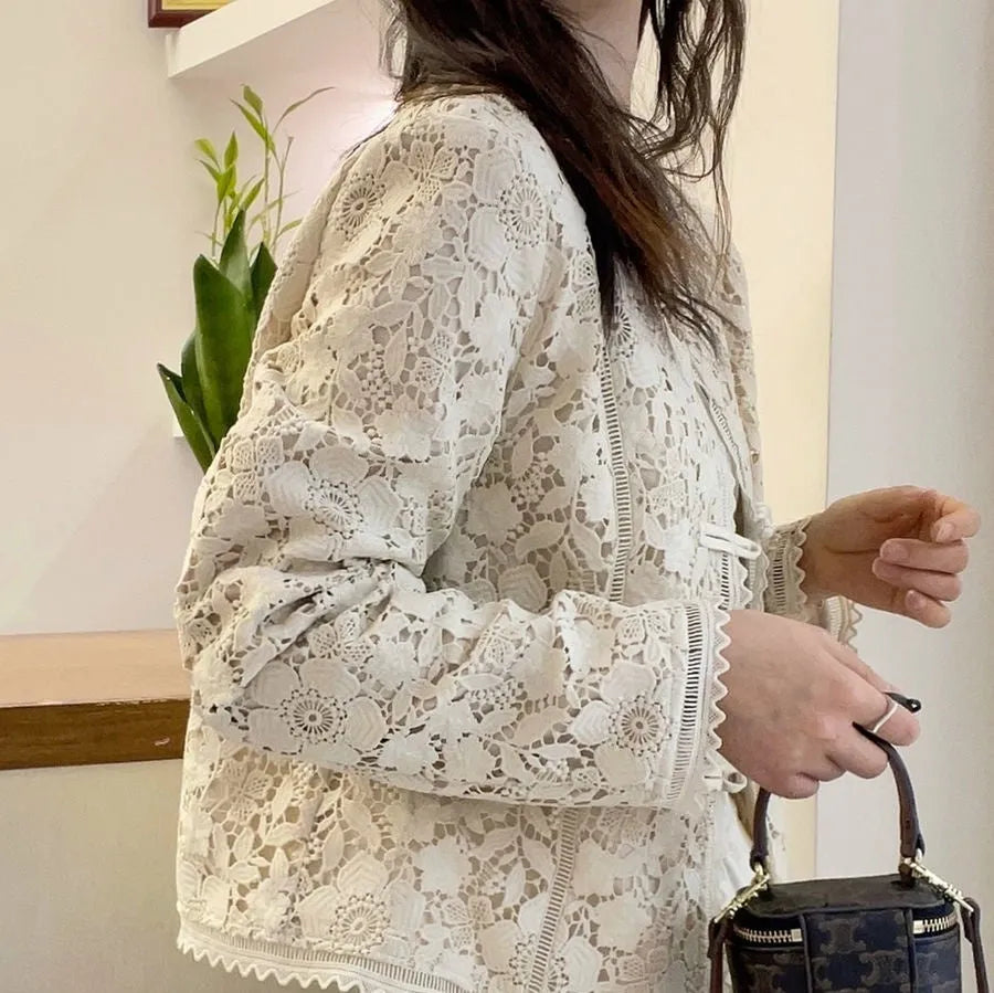 Women's apricot Chinese lace crocheted short coat with long sleeves and slim fit, sizes M to 3XL