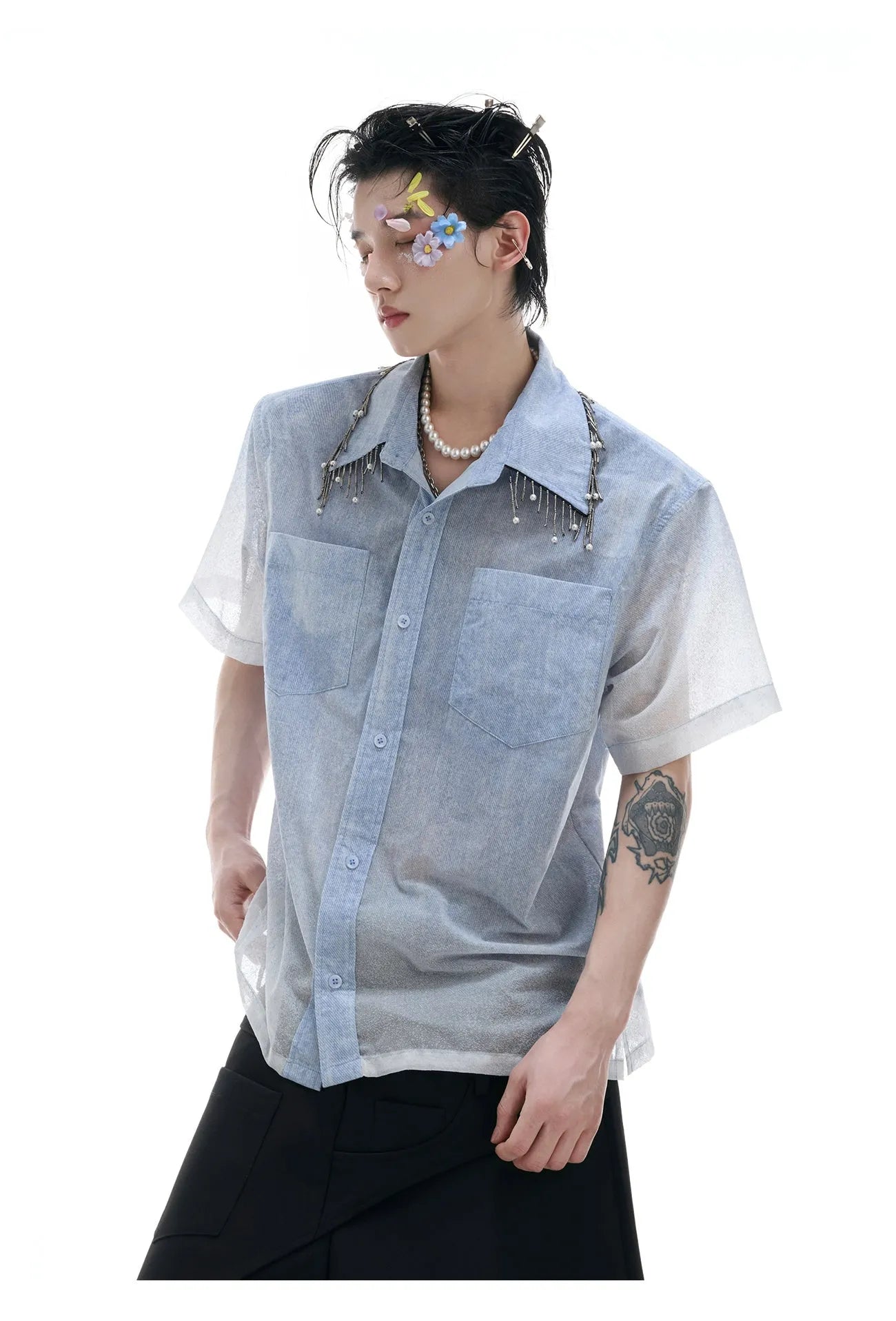 Blue and white gradient men's loose fit short-sleeved shirt with quilted design