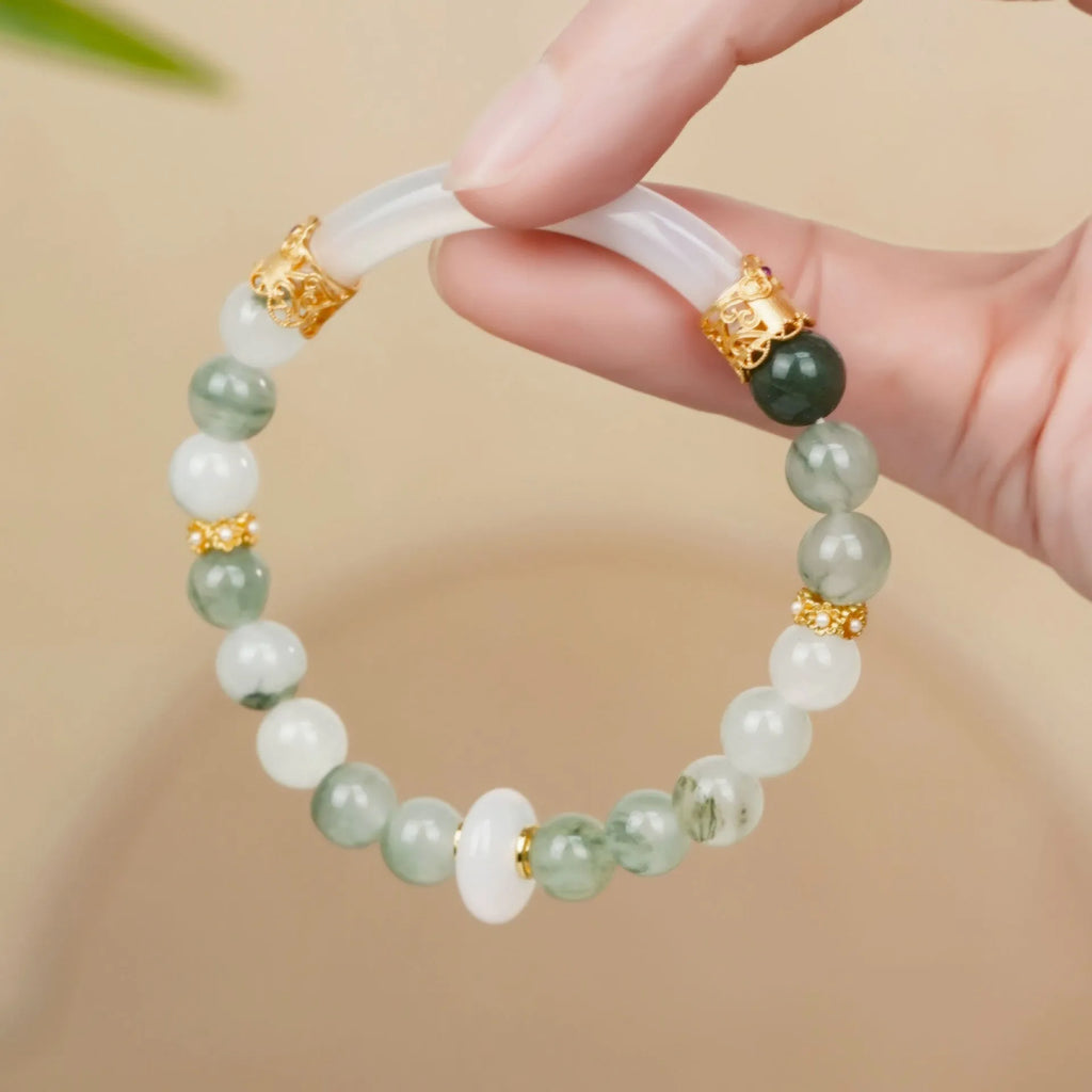Emerald Green Tian Shan Cui women's bracelet with round beads in a Chinese national style.