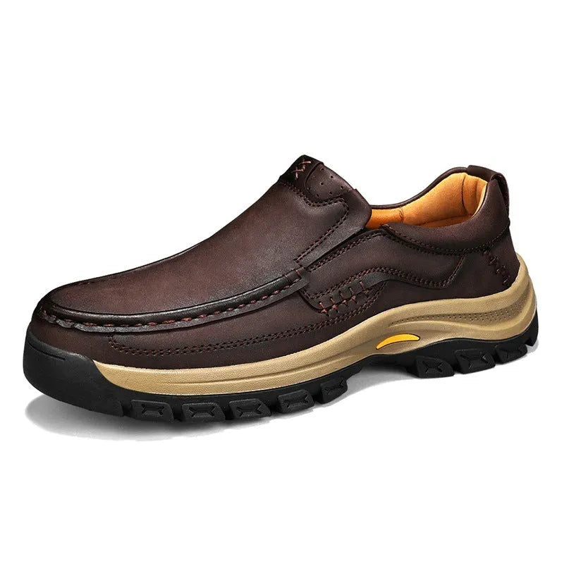 Men's black leather mountaineering shoes with thick rubber sole and round toe