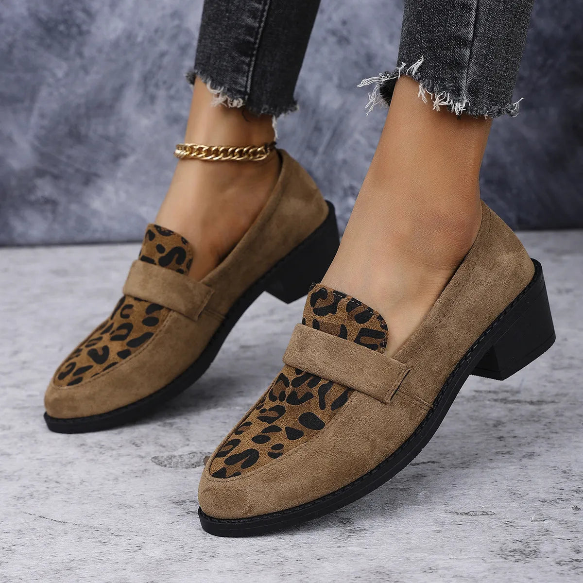 Leopard print slip-on suede shoes with chunky mid heel and pointed toe in brown colour