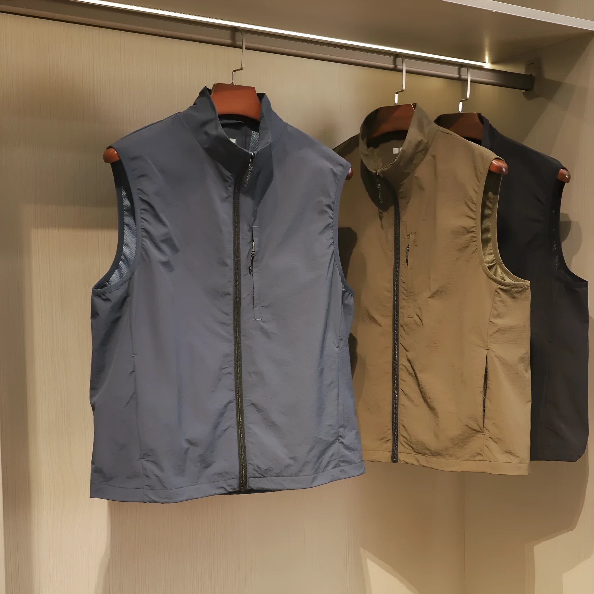 Men's retro bandage style quick-drying nylon vest in straight cut with side seam pockets.