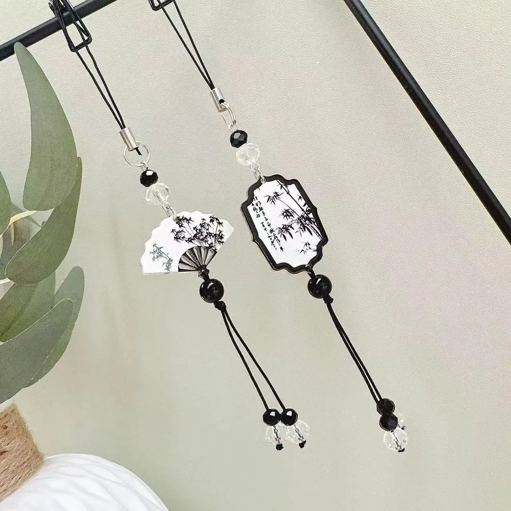 Guofeng floral bead pendant keychain in Chinese style with baked varnish finish.