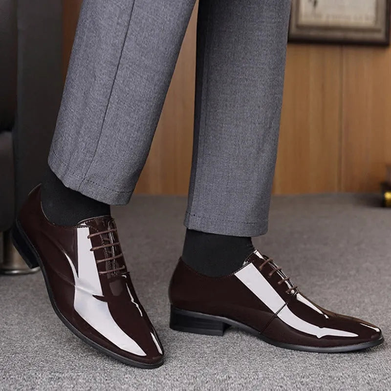 Men's black and brown formal business shoes with a pointed toe made from artificial PU leather.
