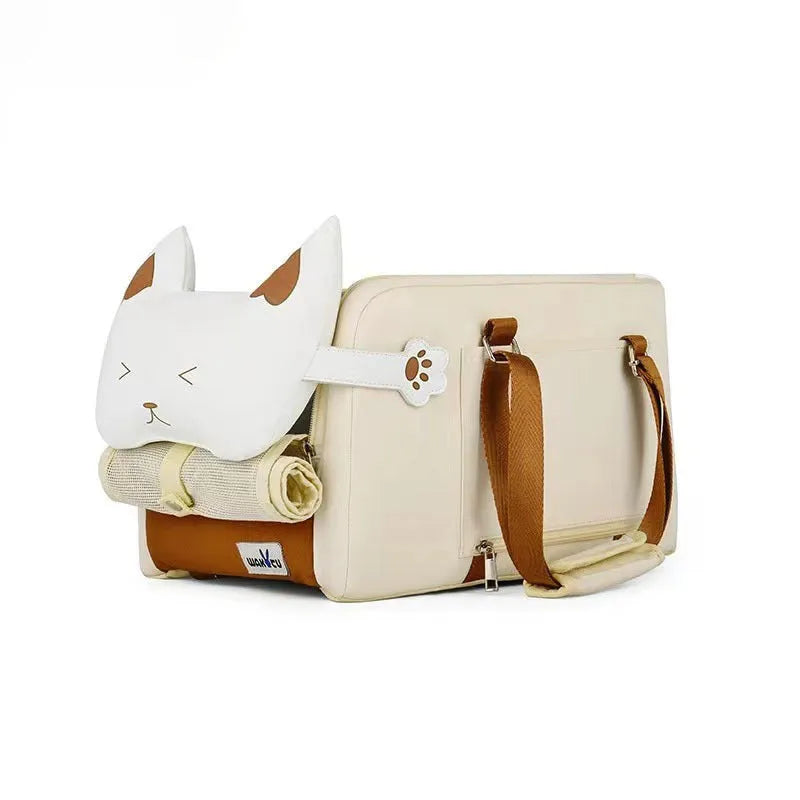 Beige hard-shell cat flight case with central control wheels, dimensions 43x25x22.5cm