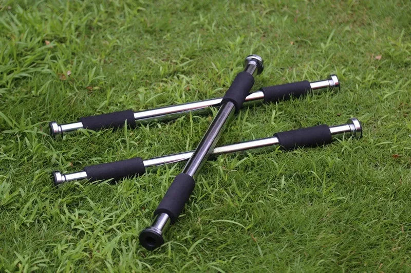 Steel adjustable width pull-up bar for door frames from 62cm to 100cm