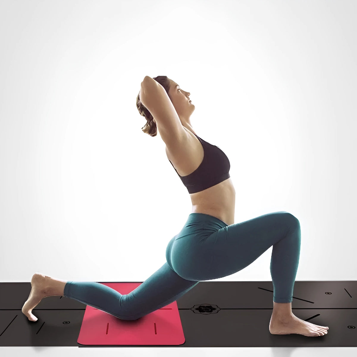 Anti-slip yoga auxiliary mat for shoulderstand and headstand, 300x600mm, 5mm thick, natural rubber and PU, in black.