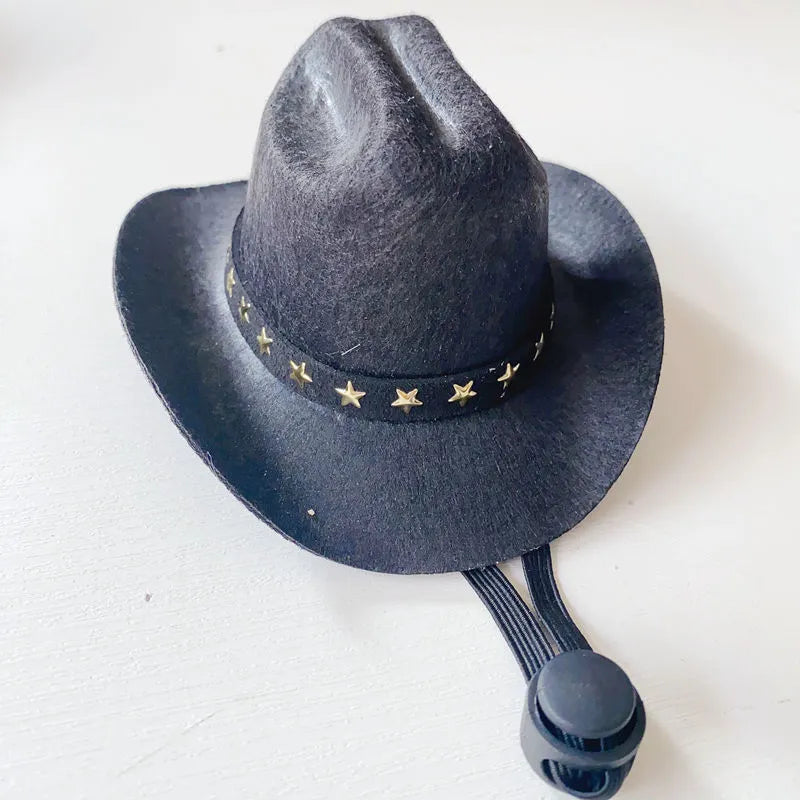 XINGX brown and black British-style cowboy hat for cats on a mannequin head.