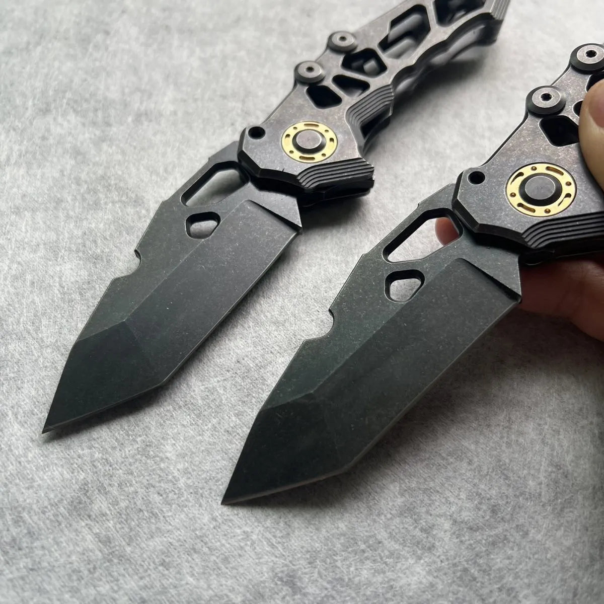 D2 steel folding knife with 9cm blade and 120mm handle for outdoor camping and hiking