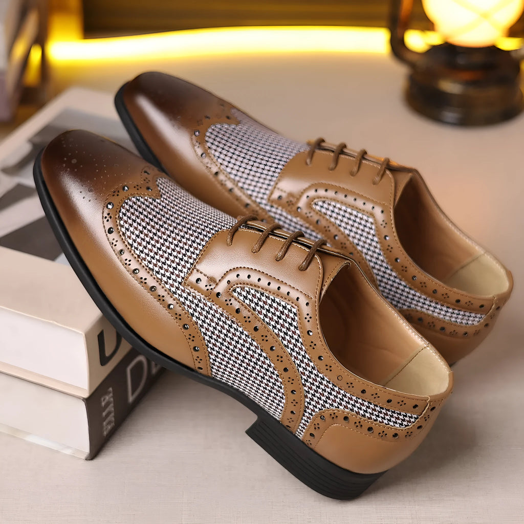 Men's imitation houndstooth plaid casual shoes with square toe and lace-up front.