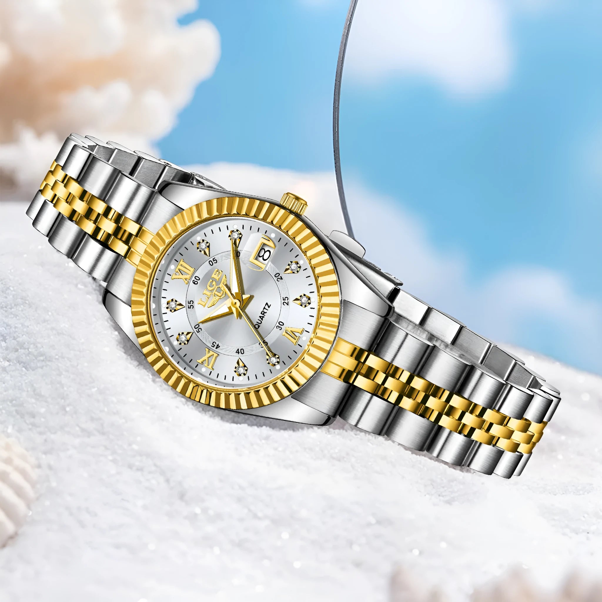Ladies quartz fashion watch with 10mm thickness and gold/silver colour options