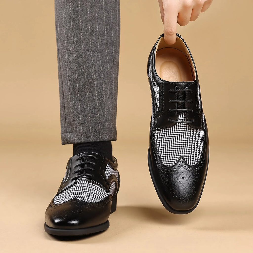 Men's imitation houndstooth plaid casual shoes with square toe and lace-up front.