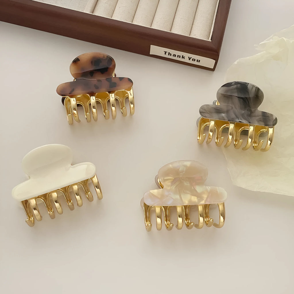 Dopamine retro acetate hair clip with metal grip in leopard print colour