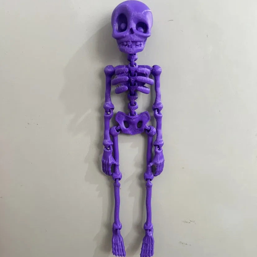 3D printed white skull refrigerator magnet ornament measuring 18cm high