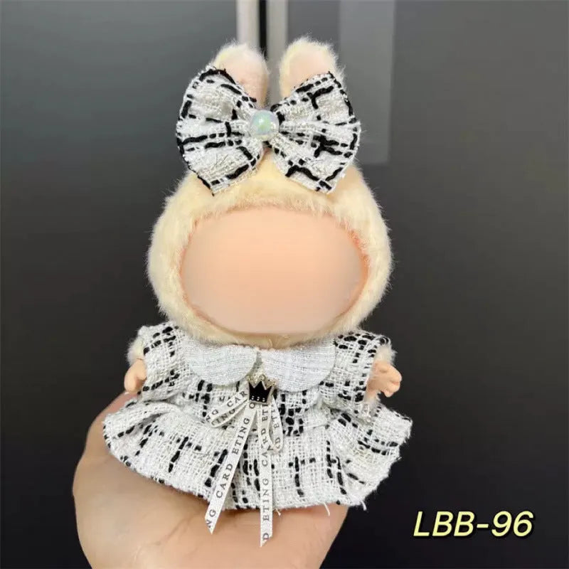 Plastic doll costume for a 17cm LBB series vinyl figurine on a mannequin.