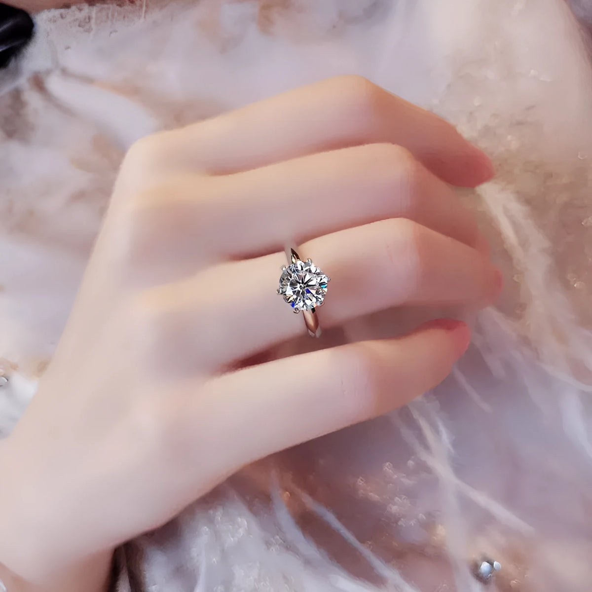 Women's zircon ring with six-claw setting in white gold plated geometric design