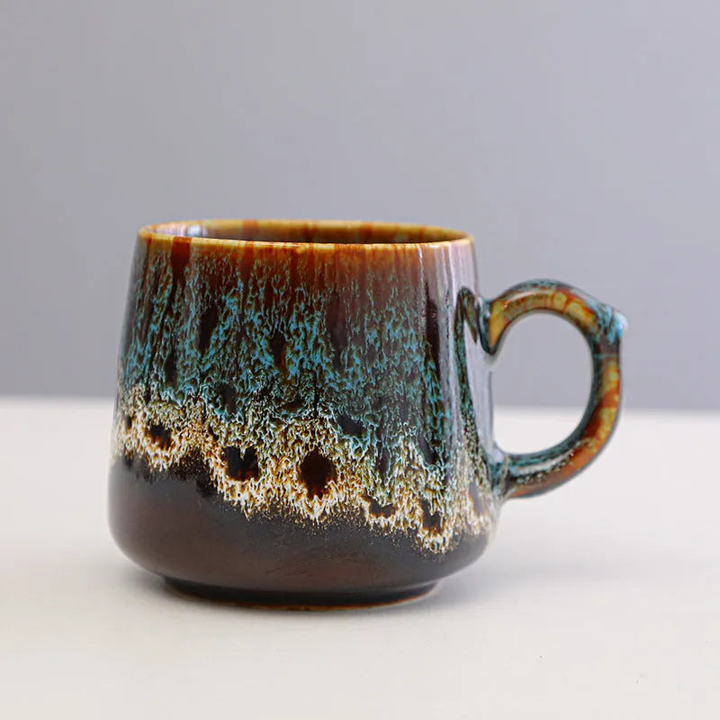 Large retro-style coffee mug with 8.5cm height and 301-400ml capacity in mild luxury design