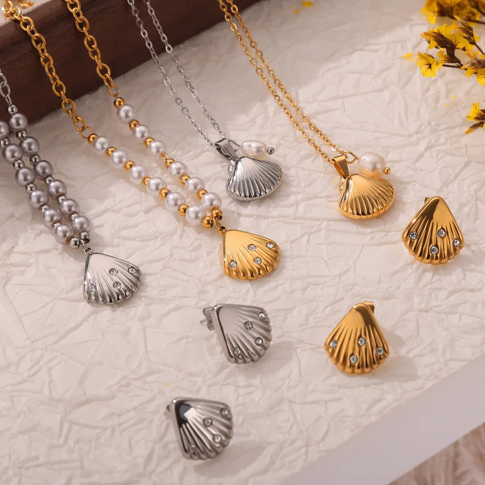 Vintage French shell design pendant necklace with freshwater pearl beads on titanium steel O-chain
