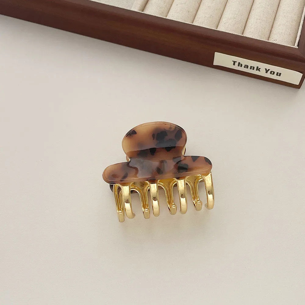 Dopamine retro acetate hair clip with metal grip in leopard print colour