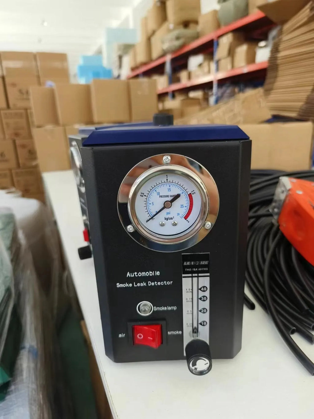 KT9105 English version car smoke leak detector with steel construction for automotive diagnostics