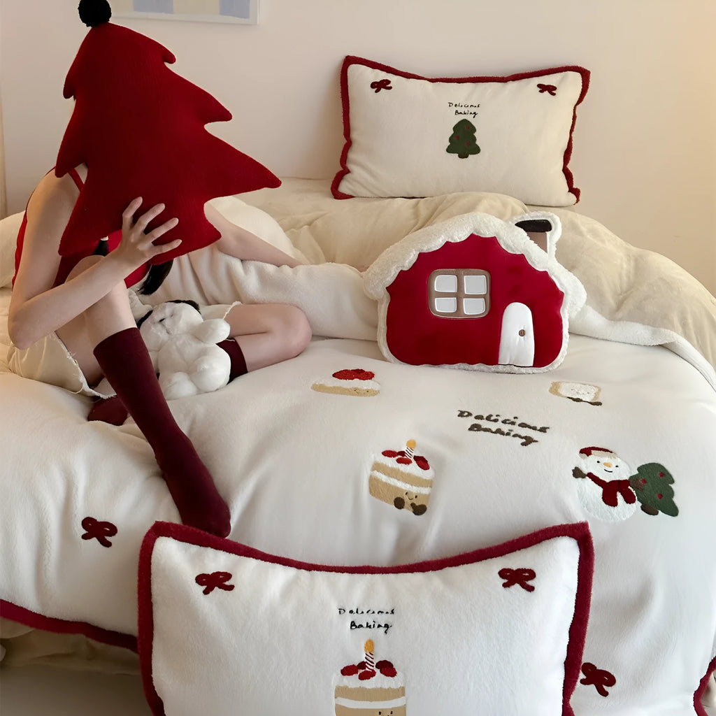 Winter Christmas cartoon bedding four-piece set with Xuefu Milk Pastry pattern in polyester