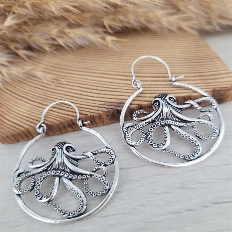 Vintage octopus earrings in antique silver colour with zinc alloy construction and electroplating finish