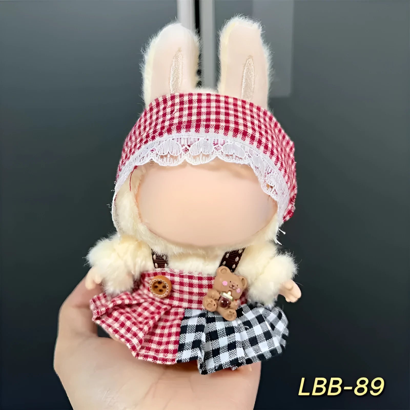 Plastic doll costume for a 17cm LBB series vinyl figurine on a mannequin.