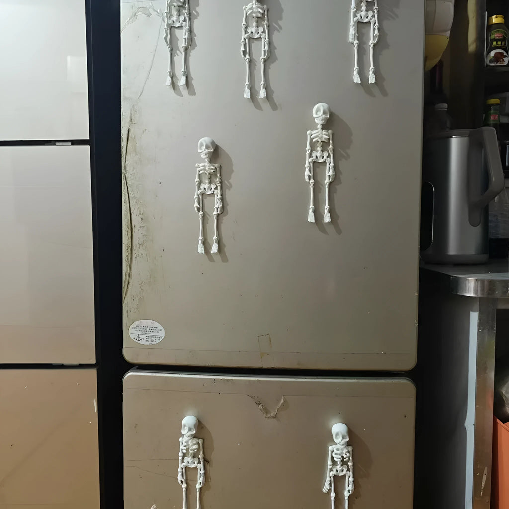 3D printed white skull refrigerator magnet ornament measuring 18cm high