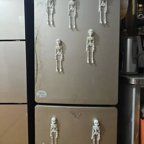 3D printed white skull refrigerator magnet ornament measuring 18cm high