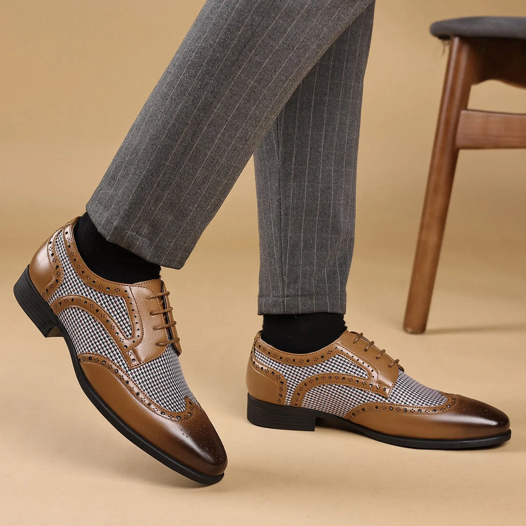 Men's imitation houndstooth plaid casual shoes with square toe and lace-up front.