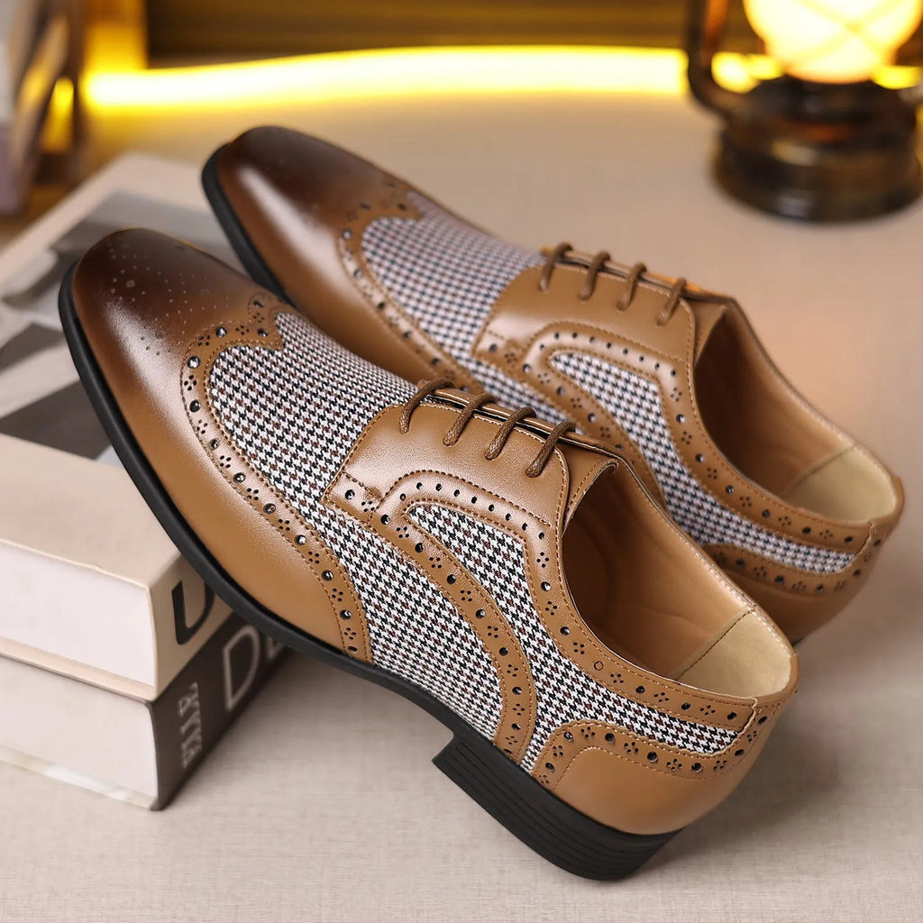 Men's imitation houndstooth plaid casual shoes with square toe and lace-up front.