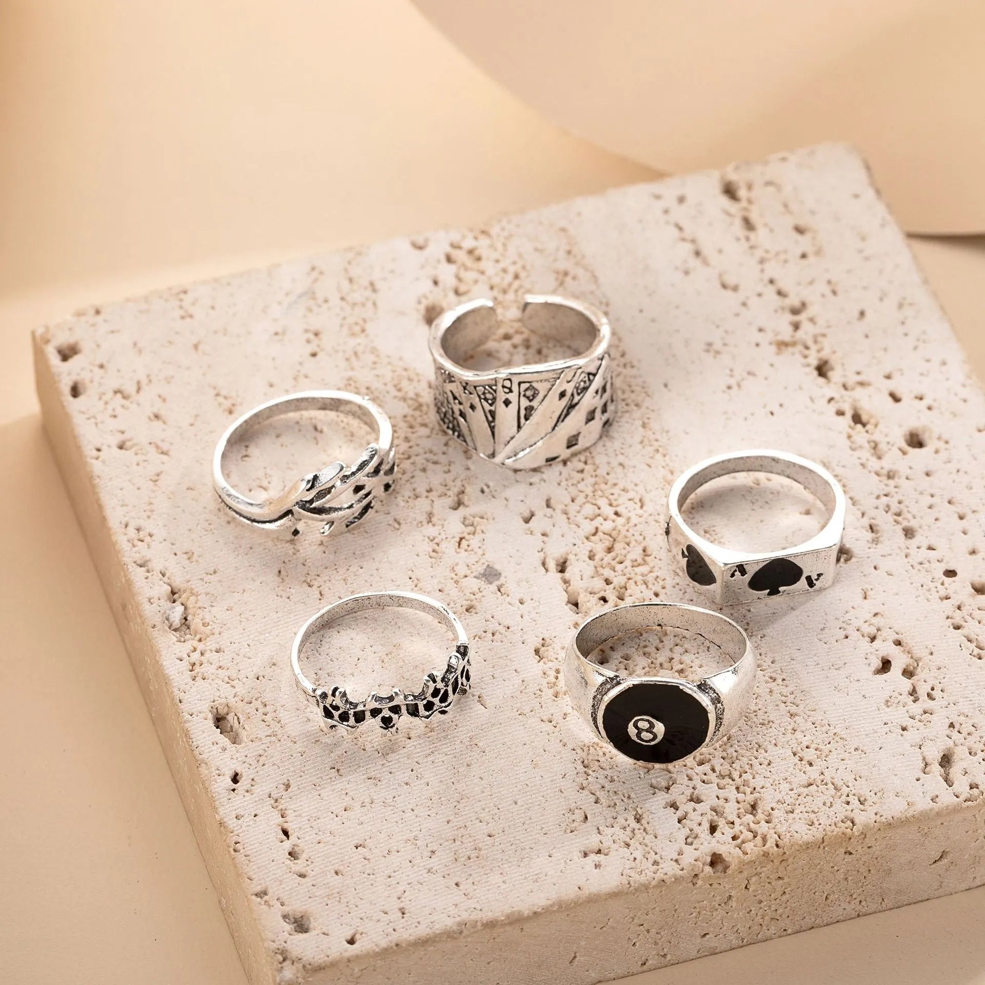 Black alloy poker ring with retro spade card design for women's fashion jewellery