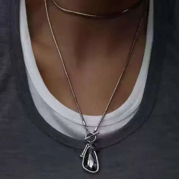 Women's alloy snake bones chain necklace with geometric pendant in blue colour option