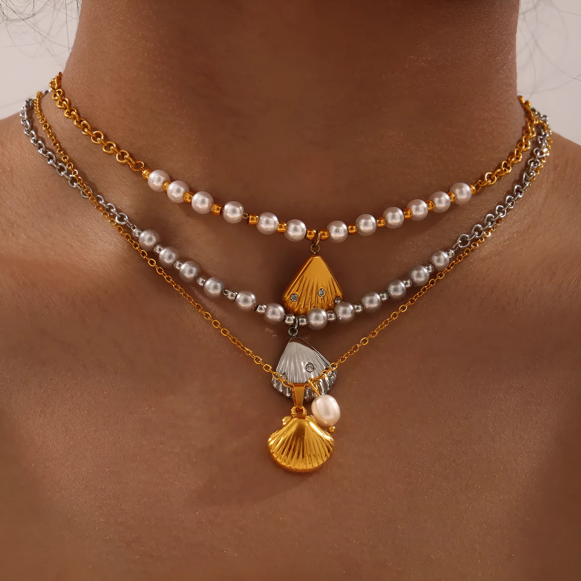 Vintage French shell design pendant necklace with freshwater pearl beads on titanium steel O-chain