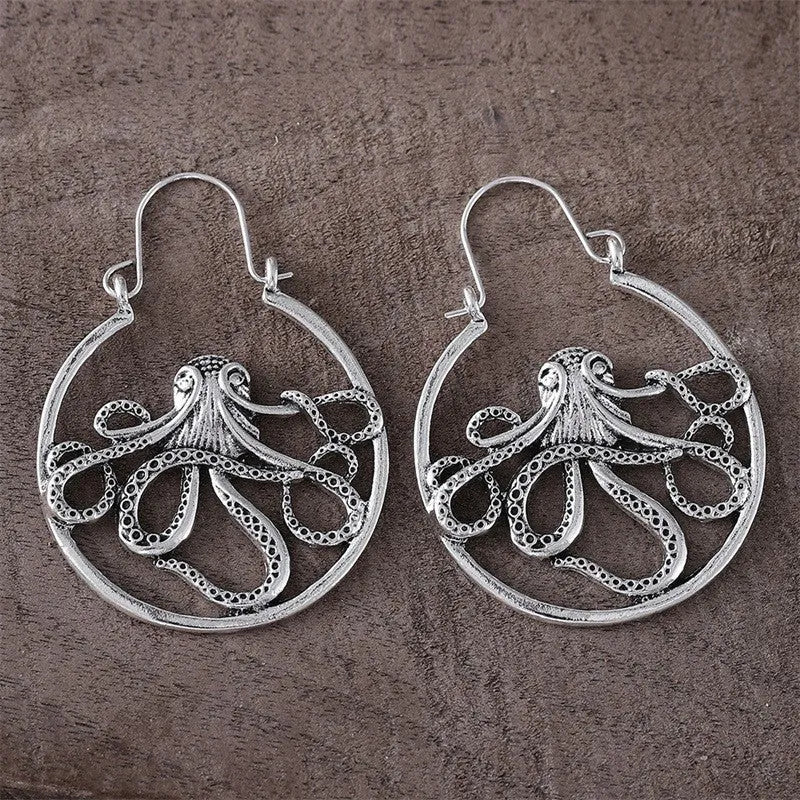 Vintage octopus earrings in antique silver colour with zinc alloy construction and electroplating finish