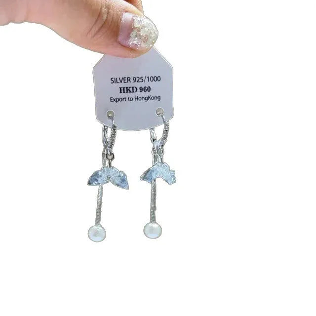 Geometric alloy ear clips with rhinestone heart decoration and electroplated finish